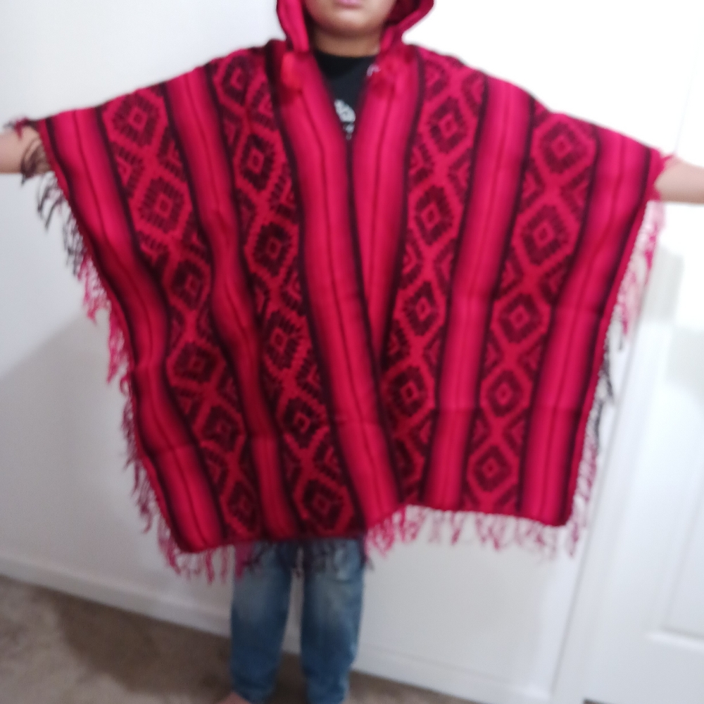 Peruvian unisex poncho with cap made in wool for warm winter